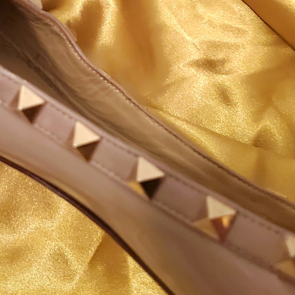 Valentino | Nude Rock Stud Ballerina Flats w Pointy Toe Patent Leather - 8.5 - Picture 10 of 15